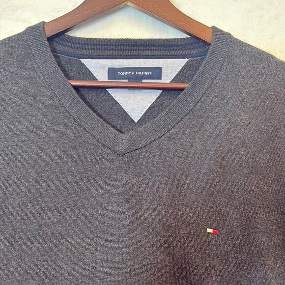 Tommy Hilfiger Dark Grey V-Neck Sweater Large - Picture 3 of 10
